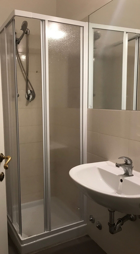 Bathroom 3, Alfani 1P, Florence