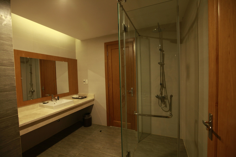 Bathroom 5, Muong Thanh Grand Con Cuong Hotel, Con Cuông