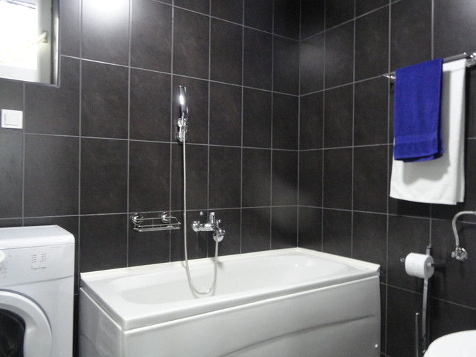 Bathroom 3, Petrovac Holiday House with pool