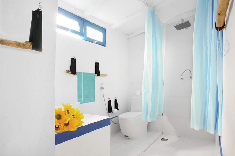 Bathroom 4, La Due Thulusdhoo, Kaafu Atoll