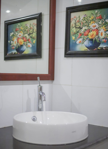 Bathroom 4, Vientiane Plaza Hotel, Vientiane