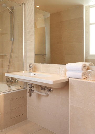 Bathroom 4, Hotel Floride Etoile, Paris