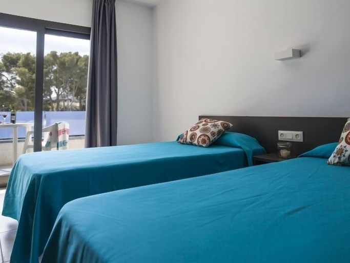 Bedroom 3, Apartamentos Treumal Park 24, Girona