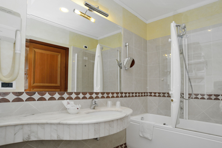 Bathroom 4, Hotel Palladium Palace, Rome