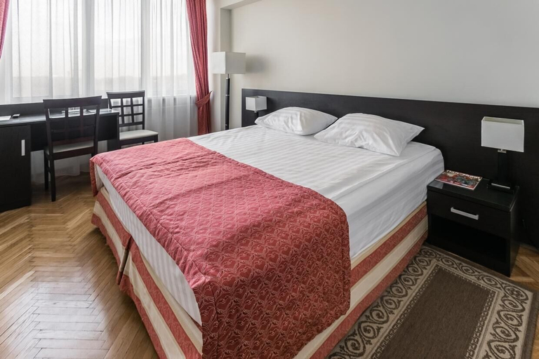 Bedroom 2, Universitetskaya Hotel, Western