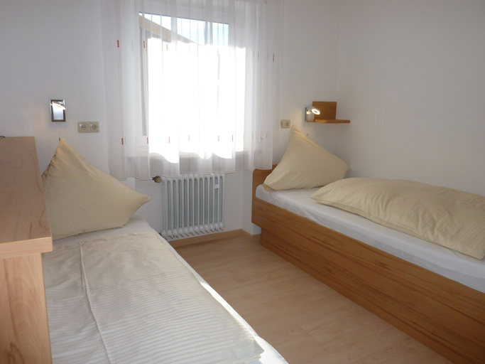 Bedroom 2, Apartmenthaus Sonnenschein, Traunstein