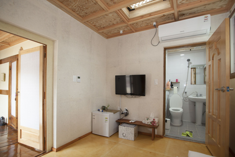 Others 5, The Hanok, Jeonju