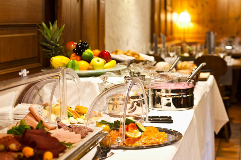 Food & Drinks 5, Landhaus, Saanen