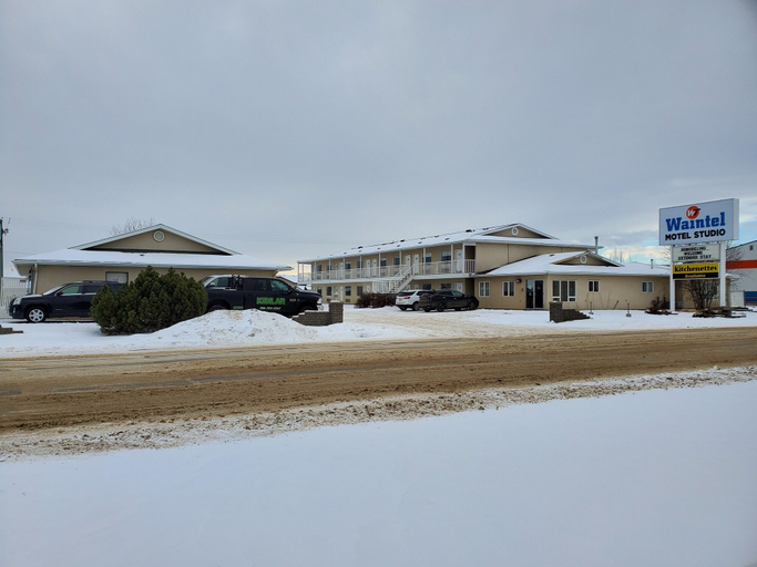 Exterior & Views 2, waintel studio-wainwright motel, Division No. 7