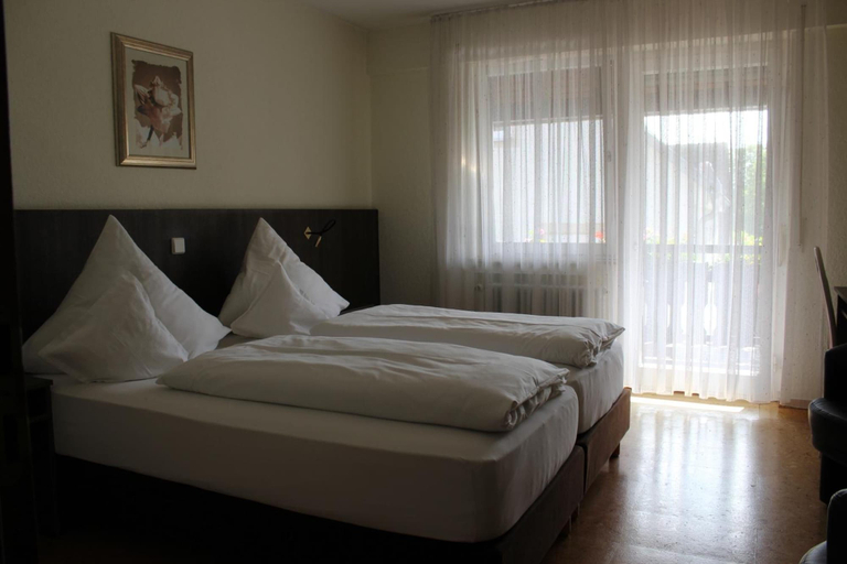 Bedroom 4, Hotel Gasthof Roessle, Tübingen
