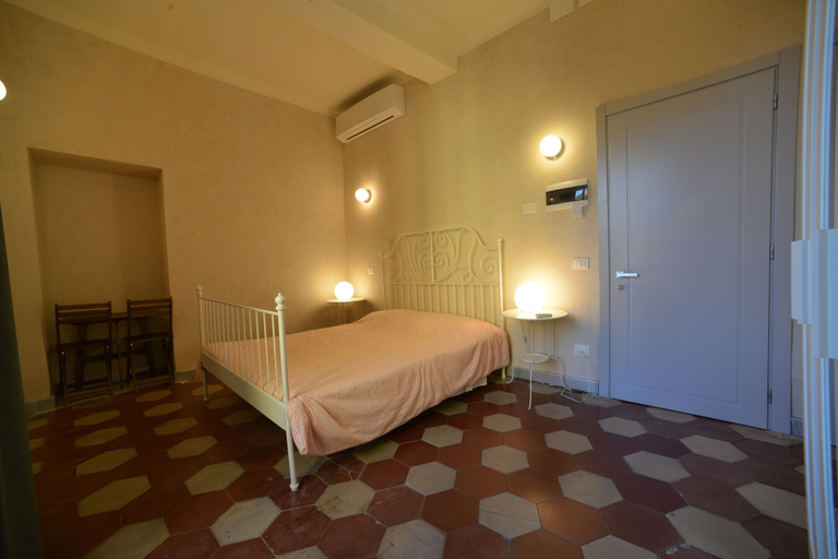 Bedroom 2, Ostello Palazzo Nizza, Massa Carrara