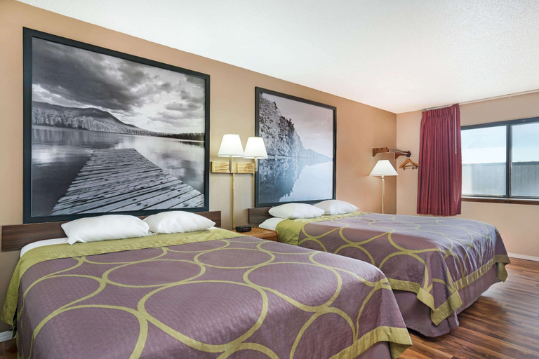Bedroom 4, Super 8 by Wyndham Marshall MN, Lyon