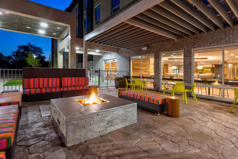 Food & Drinks 5, Home2 Suites by Hilton Battle Creek, Calhoun