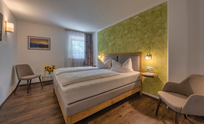 Bedroom 2, Seehotel zur Post, Miesbach
