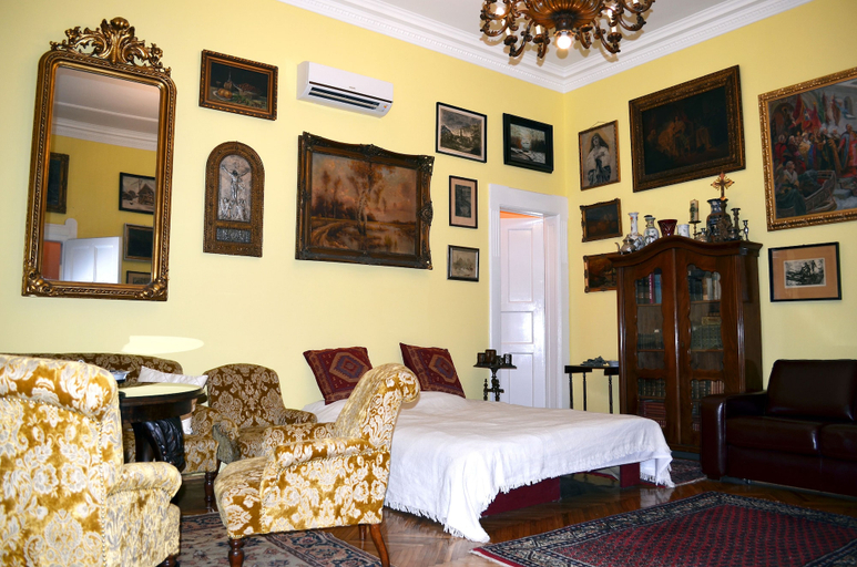 Bedroom 3, Central Avenue Apartments, Budapesti