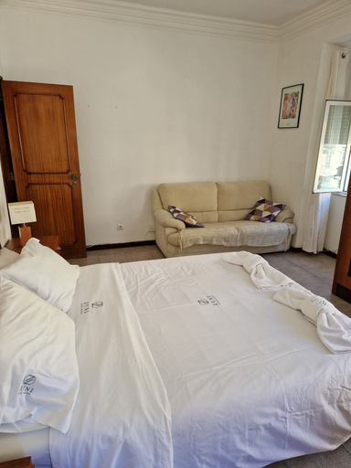 Bedroom 3, Zuni Guest House, Lisbon