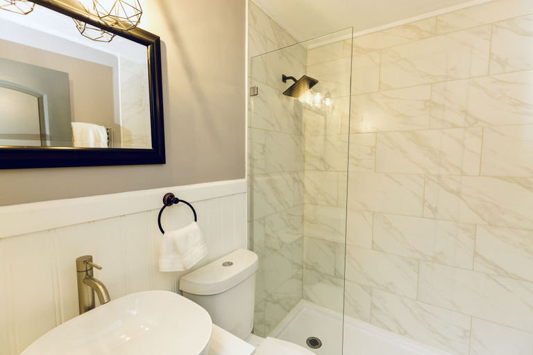 Bathroom 4, The Inn At Warm Springs, Bath