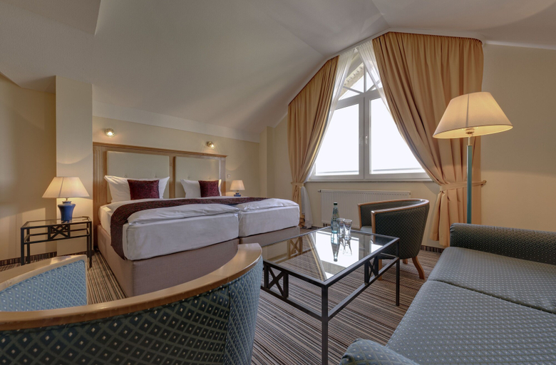 Bedroom 3, Aquamarin Hotel & Spa, Rostock