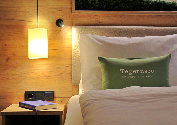 Bedroom 3, Seehotel zur Post, Miesbach