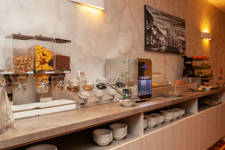 Food & Drinks 5, c-hotels Mirage, Milano