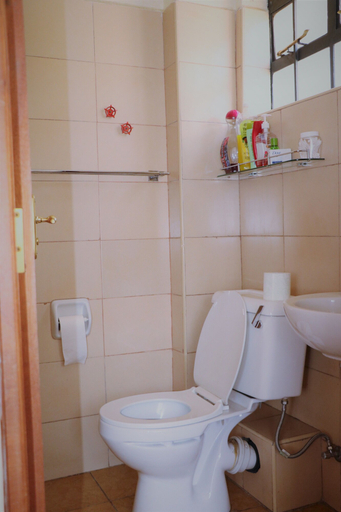 Bathroom 4, Studio 254, Starehe