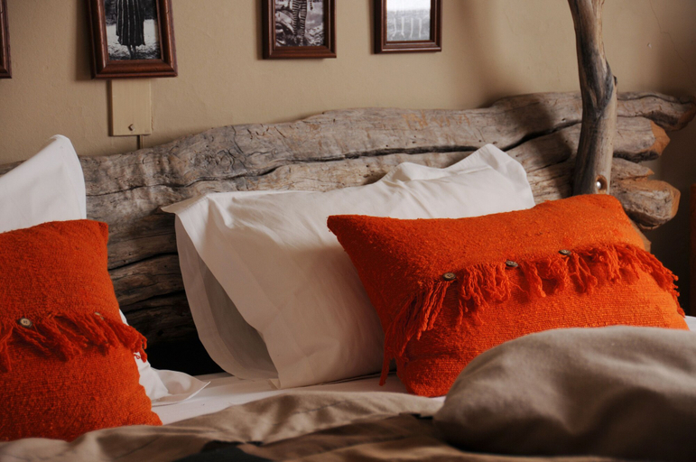 Bedroom 2, Los Juncos Patagonian Lake House, Bariloche