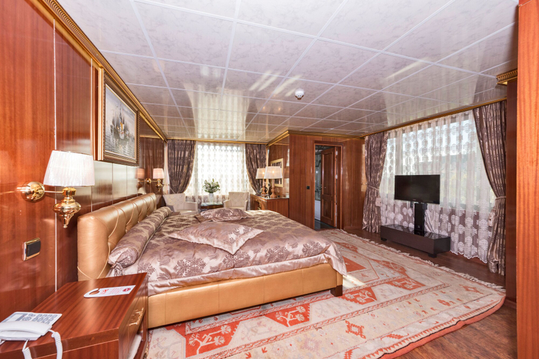 Bedroom 2, Cevheri's Hotel, Bakırköy