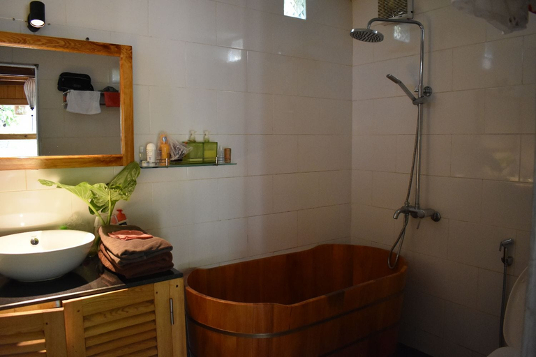Bathroom 4, Lucky Daisy Buffalo House, Sa Pa
