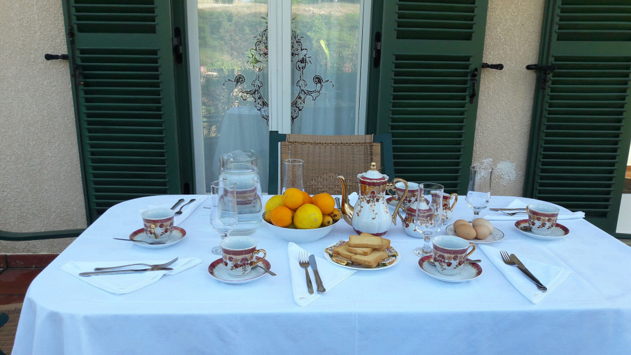 Food & Drinks 5, Villa Moschona, Ionian Islands