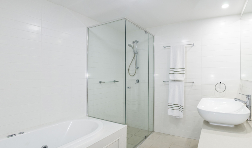 Bathroom 5, Kirra Surf Apartments, Gold Coast