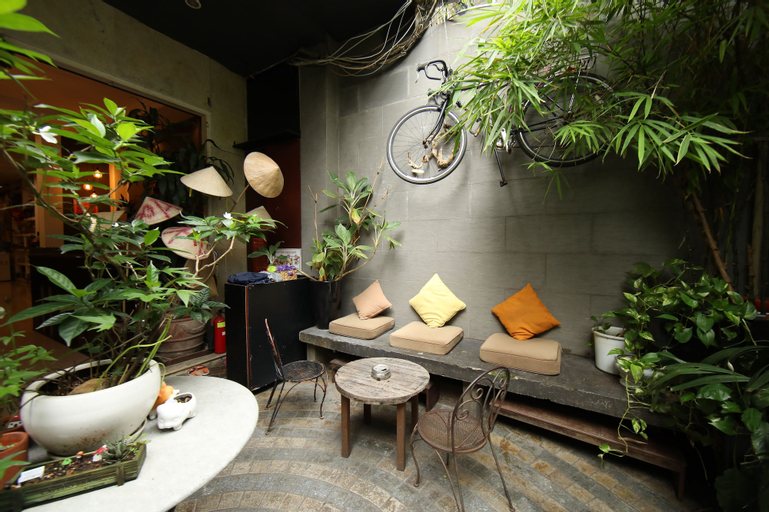Exterior & Views 2, The Common Room Project - Hostel, Quận 5