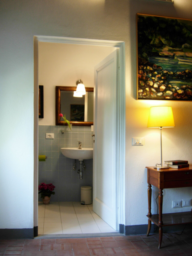 Bathroom 5, Il Monasteraccio, Florence