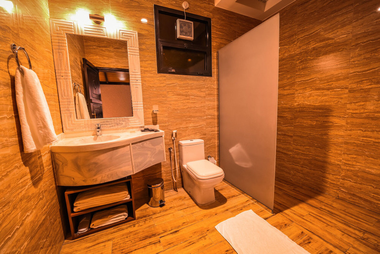 Bathroom 3, Arabian Nights Resort & Spa, Biddiya