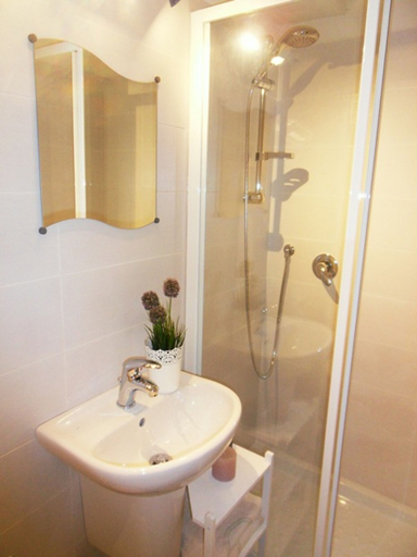 Bathroom 2, Smart Apartments, Bari