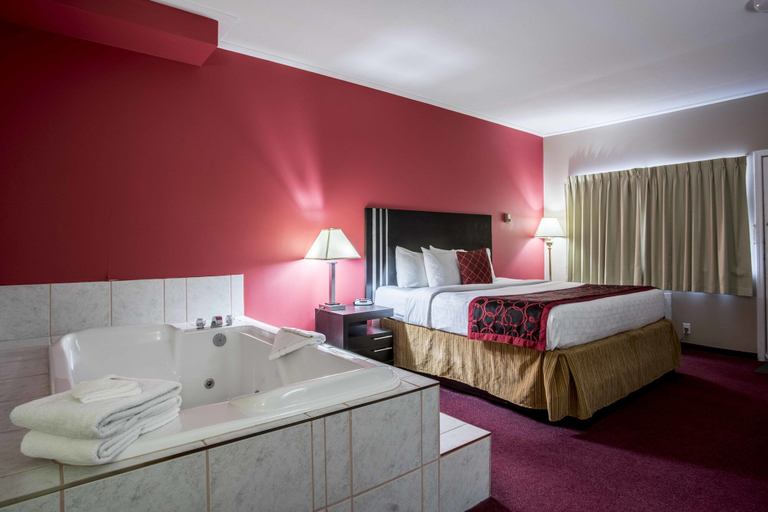 Bedroom 4, Ramada by Wyndham 100 Mile House, Cariboo