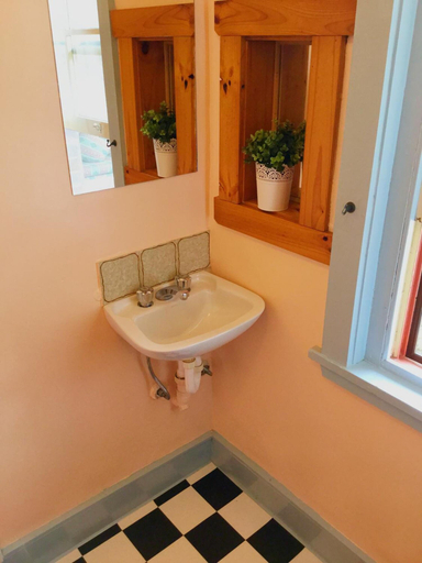 Bathroom 4, Katoomba Mountain Lodge, Blue Mountains