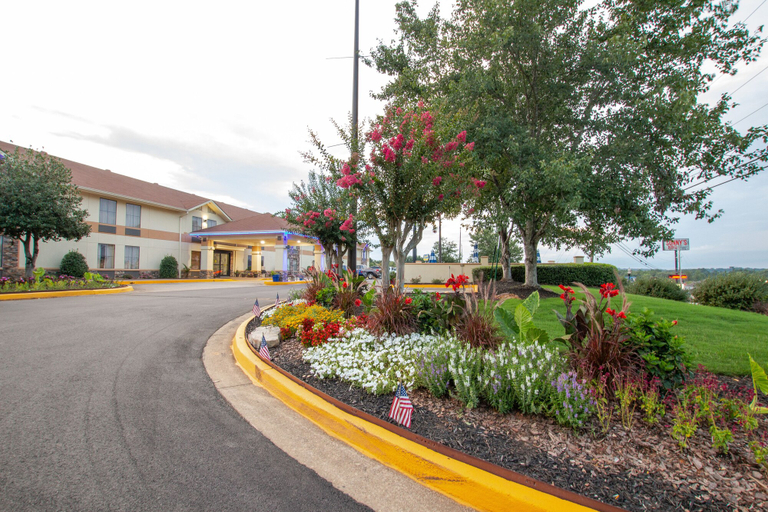 Others 5, Days Inn & Suites by Wyndham Commerce, Banks