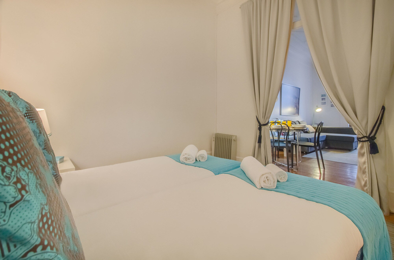 Bedroom 3, Chiado Balcony Apartment, Lisbon