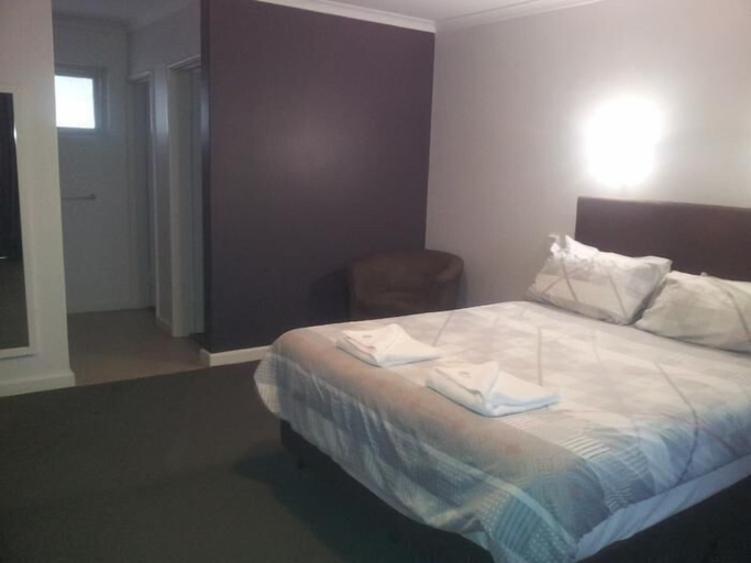 Bedroom 3, Christies Beach Hotel, Adelaide