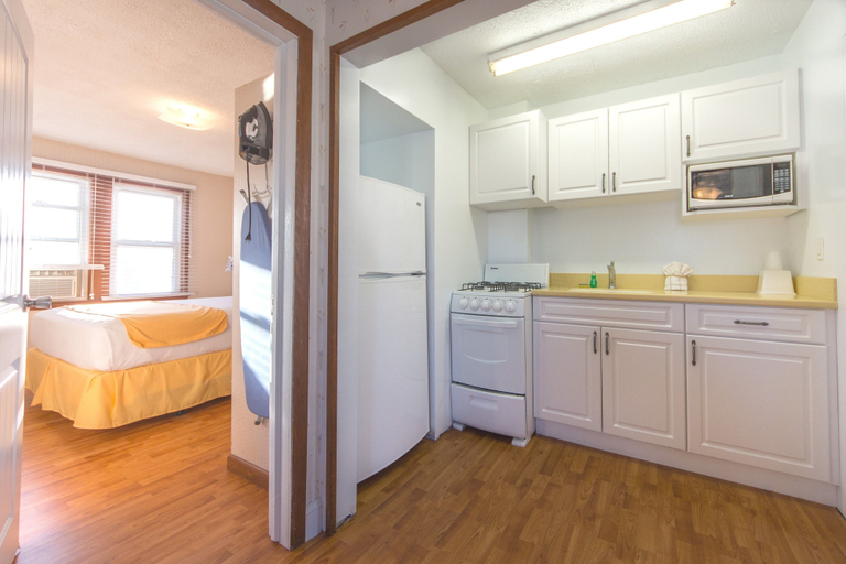 Others 5, Buttercup Suites, Cape May