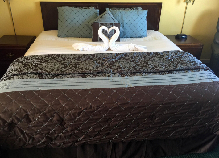 Bedroom 4, Americas Best Value Inn & Suites Macon at Sunset Dr, Macon