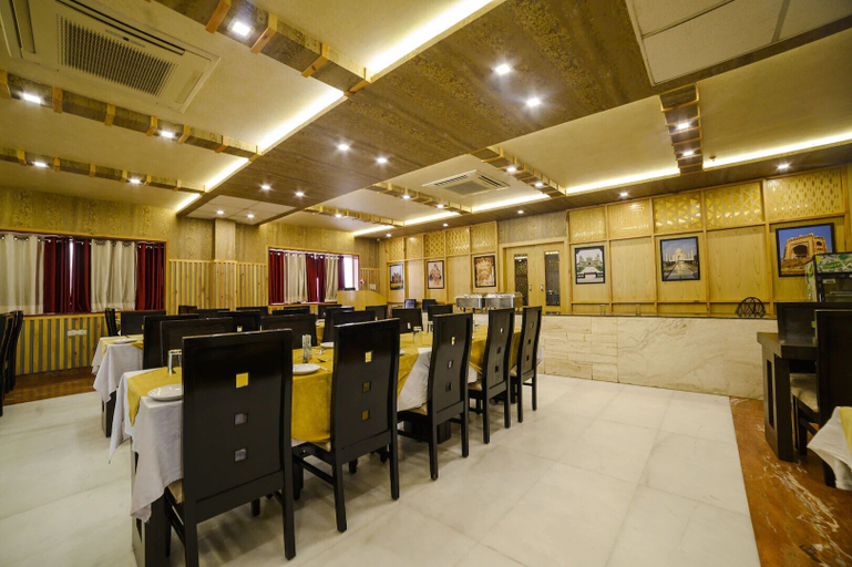 Food & Drinks 5, Hotel Karan Vilas, Agra