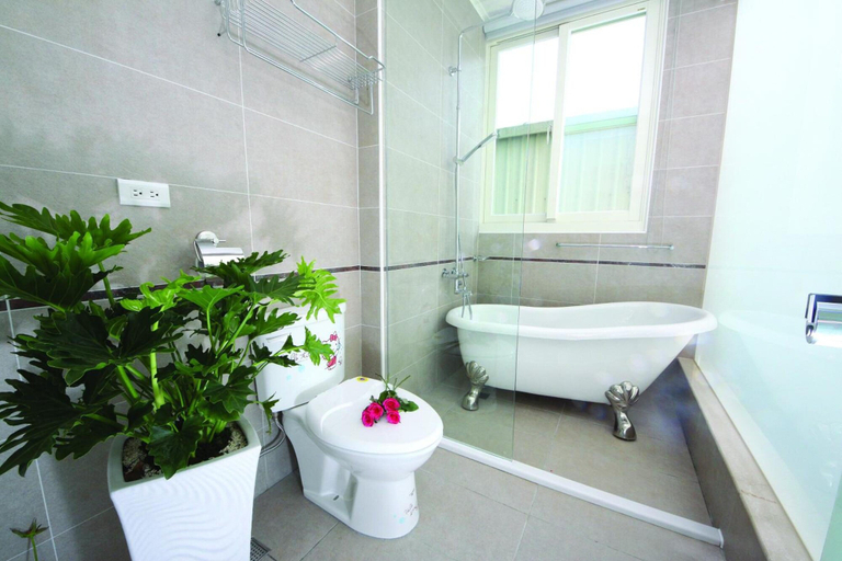 Bathroom 4, Chi Heng B&B, Yilan
