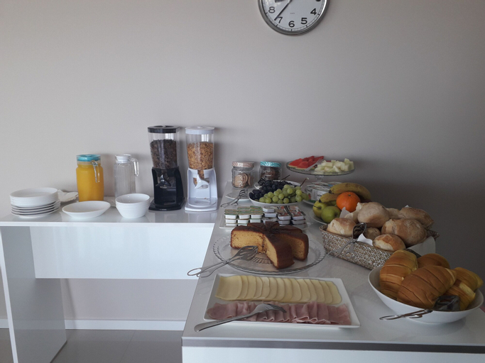 Food & Drinks 5, CMB Guesthouse, Esposende