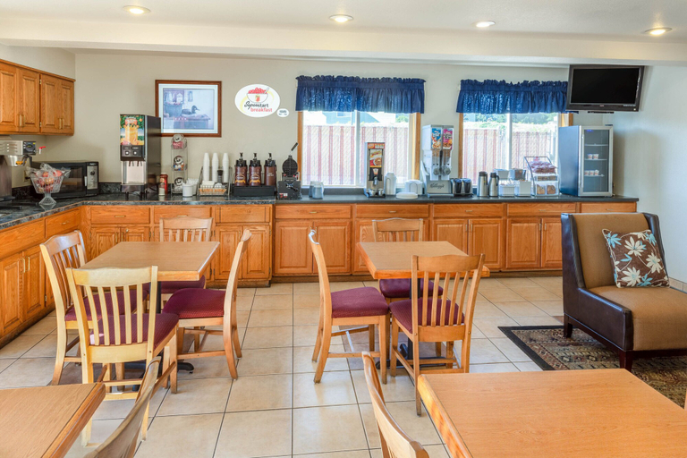 Food & Drinks 5, Super 8 by Wyndham Pendleton, Umatilla