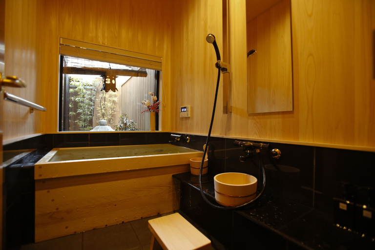 Bathroom 4, Yamagata Kyomachi Hatago Nishijin, Kyoto