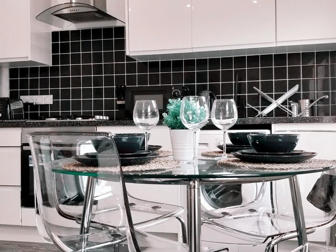 Others 4, Chiltern Apartment, Luton