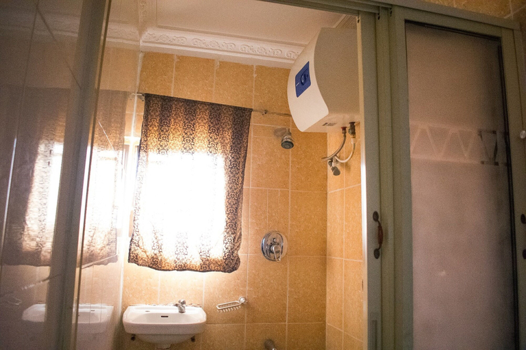 Bathroom 4, Isno Hotels Limited, Mushin