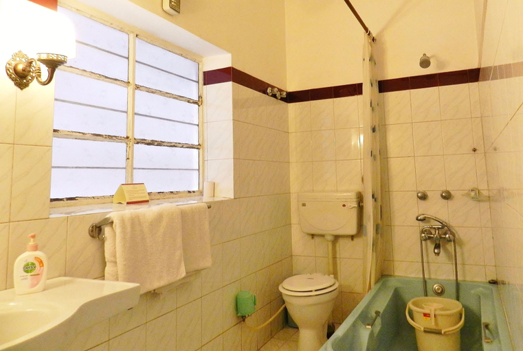 Bathroom 4, Tara Niwas, Jaipur
