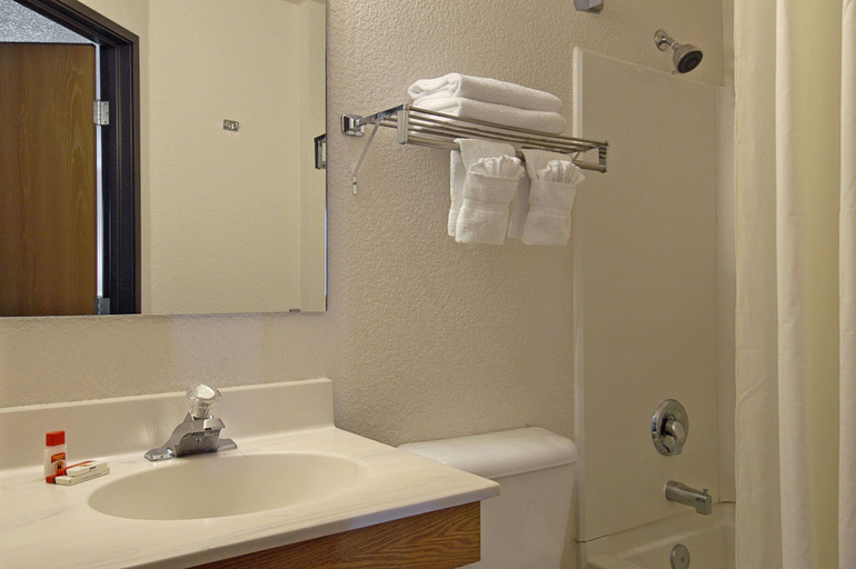 Bathroom 4, Super 8 by Wyndham The Dalles OR, Wasco